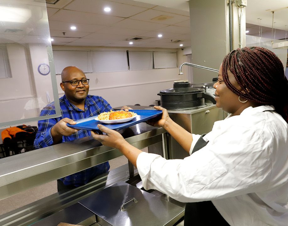 Bénévole des services alimentaires